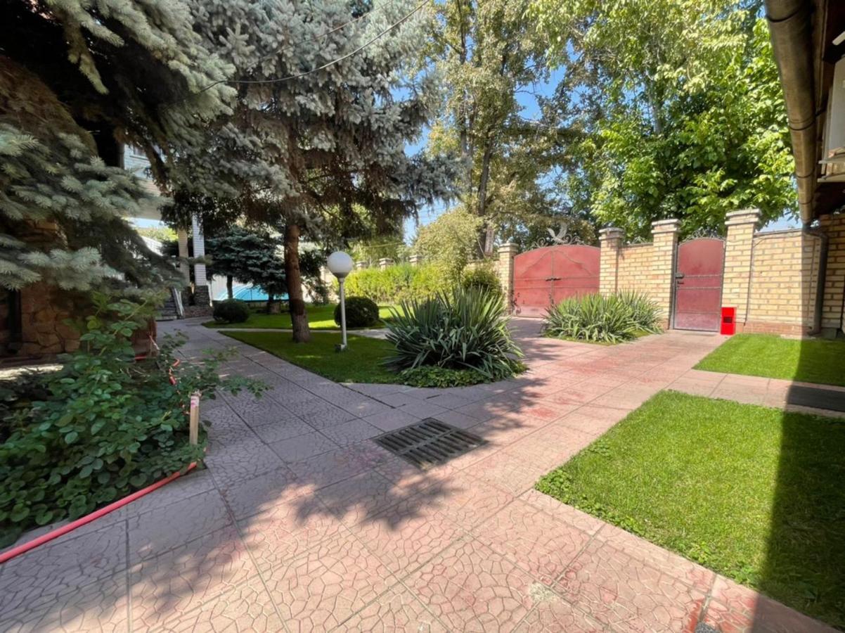 Гостевой Дом Шумкар Азия Guest House Shumkar Asia Bishkek Bagian luar foto