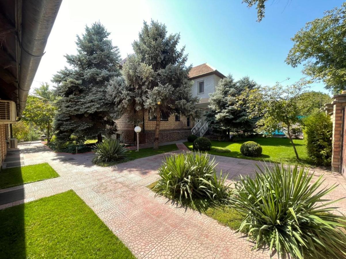 Гостевой Дом Шумкар Азия Guest House Shumkar Asia Bishkek Bagian luar foto